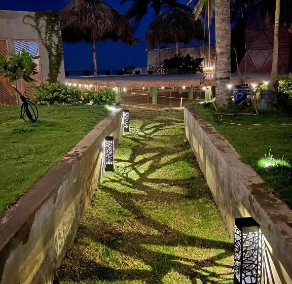 هتل Almare Zonte Beachfront Glamping