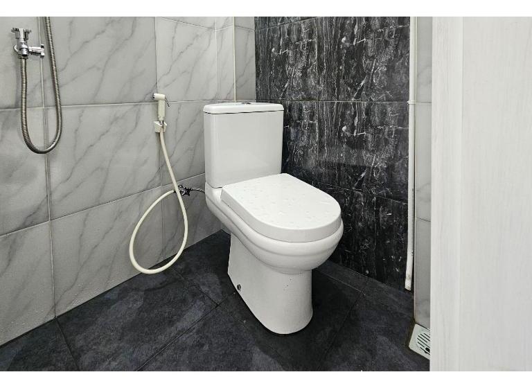 Otel Guest House Saqeena Syariah Near Blitar Park Redpartner