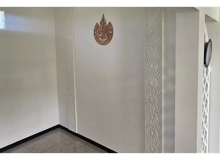 Hotelli Guest House Saqeena Syariah Near Blitar Park Redpartner