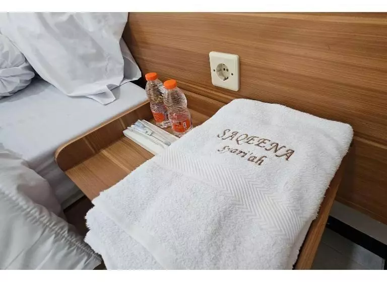 Hotelli Guest House Saqeena Syariah Near Blitar Park Redpartner