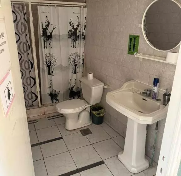 Hotelli Habitacion Con Baño Compartido