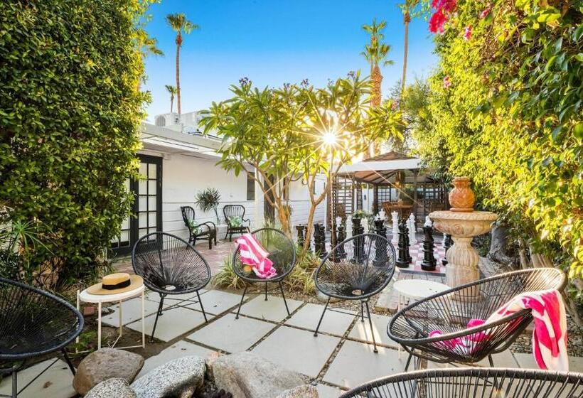 ホテル Old School Hollywood Glam Plus Poolside Adventure