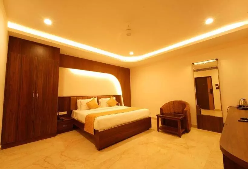 Hotelli Tsr Vivitha Grand