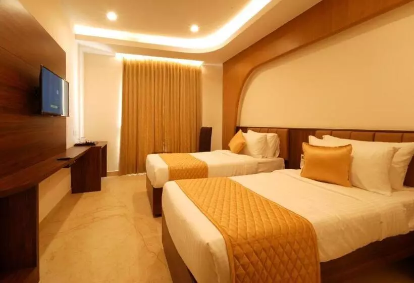 Hotelli Tsr Vivitha Grand