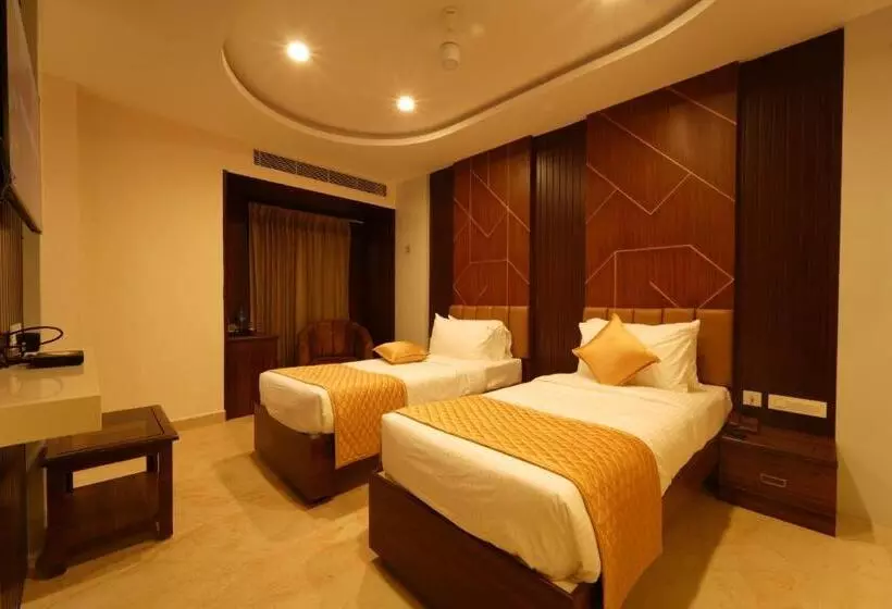 Hotelli Tsr Vivitha Grand