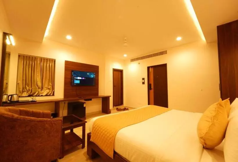 Hotelli Tsr Vivitha Grand