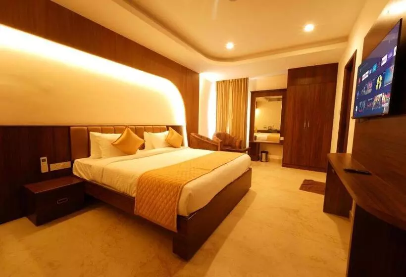 Hotelli Tsr Vivitha Grand