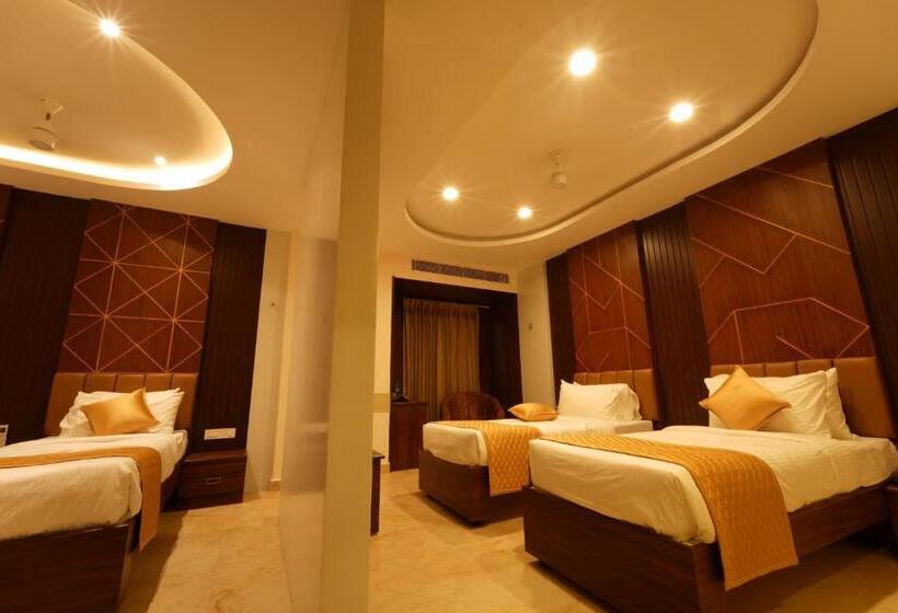 Hotell Tsr Vivitha Grand