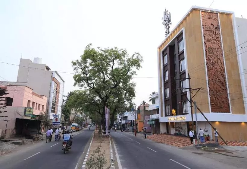 Hotelli Tsr Vivitha Grand