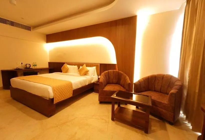 Hotelli Tsr Vivitha Grand