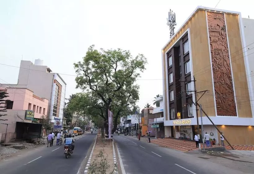 Hotelli Tsr Vivitha Grand