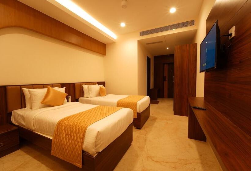 Hotell Tsr Vivitha Grand