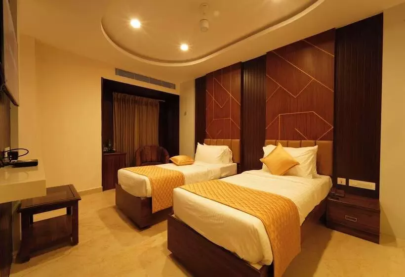 Hotelli Tsr Vivitha Grand