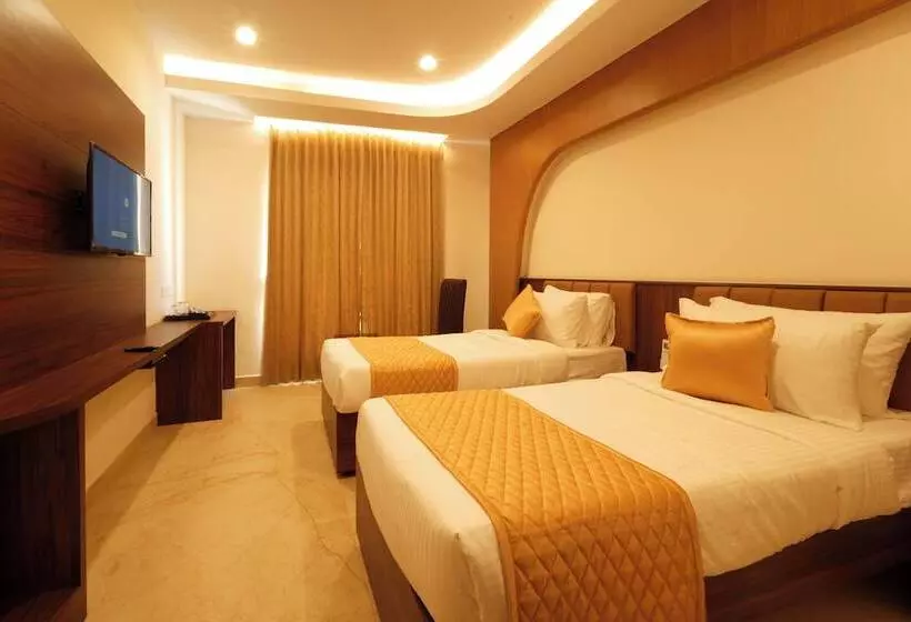 Hotelli Tsr Vivitha Grand