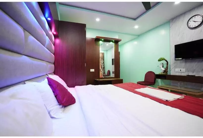 Mor Hotel Ashray Behind Swargadwar Lift  Wifi With Restaurant Facilities Near Golden Beach & Temple