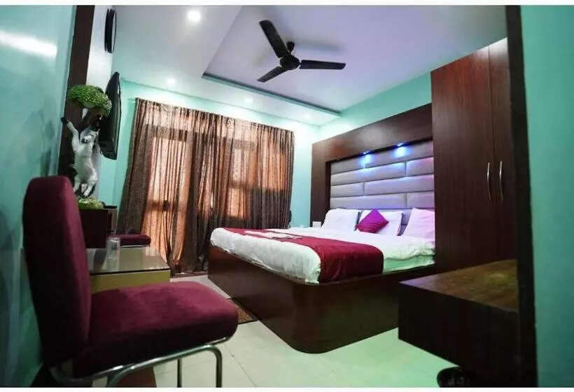 Mor Hotel Ashray Behind Swargadwar Lift  Wifi With Restaurant Facilities Near Golden Beach & Temple