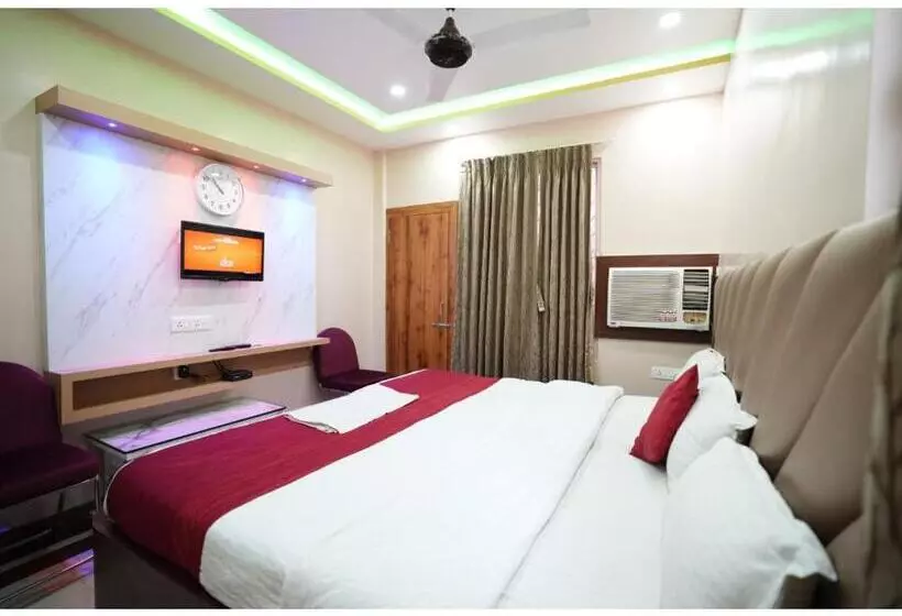 Mor Hotel Ashray Behind Swargadwar Lift  Wifi With Restaurant Facilities Near Golden Beach & Temple