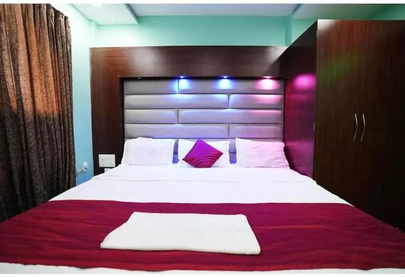 Mor Hotel Ashray Behind Swargadwar Lift  Wifi With Restaurant Facilities Near Golden Beach & Temple