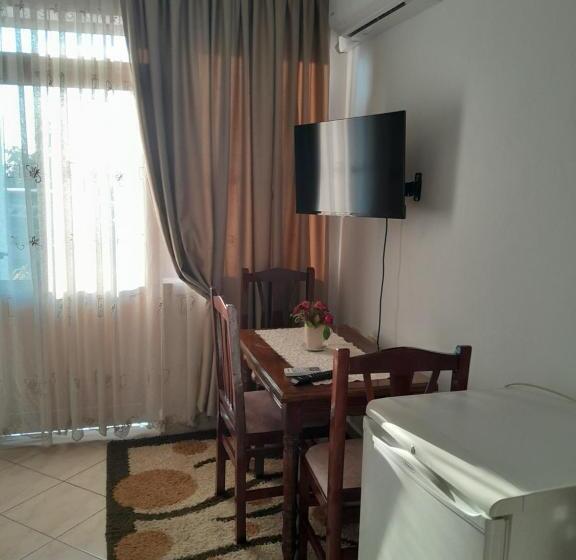 پانسیون Afd Vlore