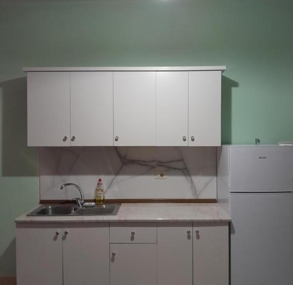 پانسیون Afd Vlore