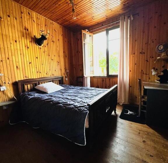 بنسيون Chez Marianne Et Michel