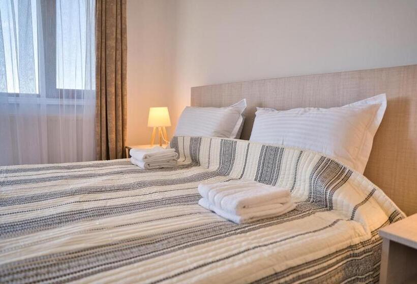 膳宿费 Perla Argesului, Cazare, Ciubar, Piscina, Lift, Pensiuni, Hotel, Cabana, Vila, Munte, Transfăgarasan