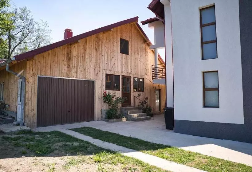 ペンション Perla Argesului, Cazare, Ciubar, Piscina, Lift, Pensiuni, Hotel, Cabana, Vila, Munte, Transfăgarasan