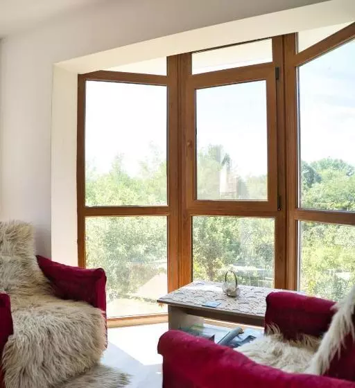 ペンション Perla Argesului, Cazare, Ciubar, Piscina, Lift, Pensiuni, Hotel, Cabana, Vila, Munte, Transfăgarasan