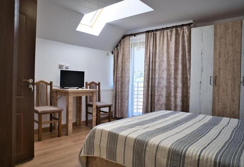 膳宿费 Perla Argesului, Cazare, Ciubar, Piscina, Lift, Pensiuni, Hotel, Cabana, Vila, Munte, Transfăgarasan