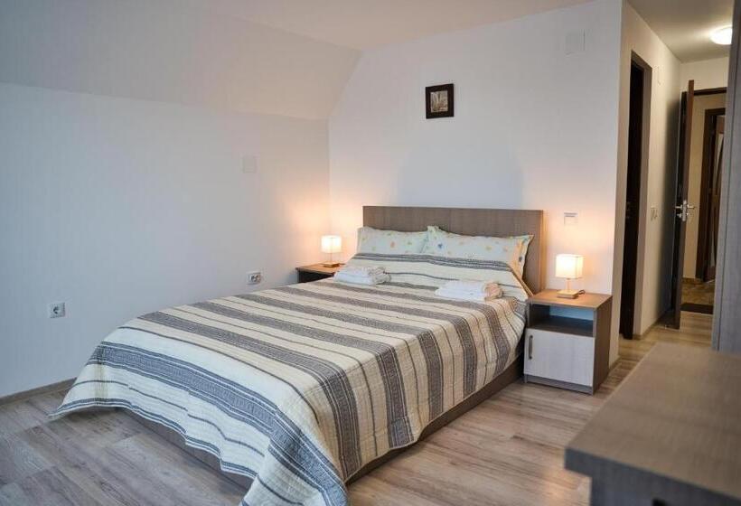 膳宿费 Perla Argesului, Cazare, Ciubar, Piscina, Lift, Pensiuni, Hotel, Cabana, Vila, Munte, Transfăgarasan