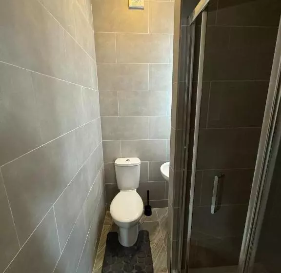 پانسیون Superb Triple Room Beside Croke Park   2