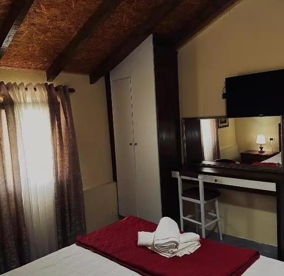 ペンション Woodhouse