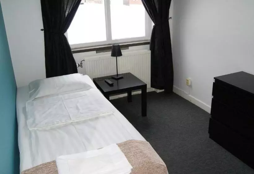 Vandrarhem 11 Rum & Kök