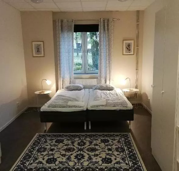 Vandrarhem 11 Rum & Kök