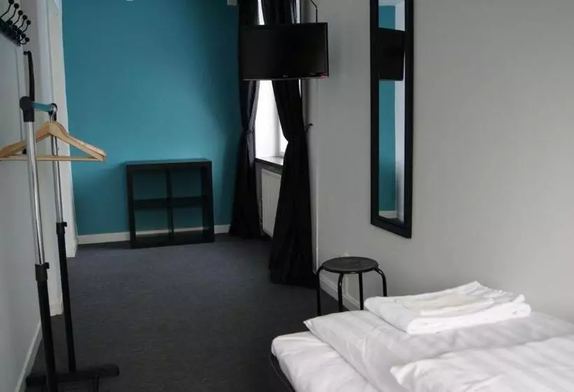 Vandrarhem 11 Rum & Kök