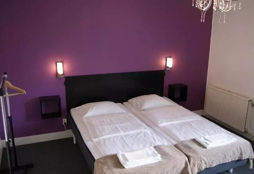 Vandrarhem 11 Rum & Kök