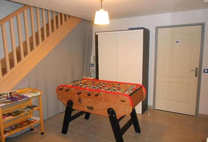 Bed and Breakfast Chambre Confortable Avec Salle D Eau Privative, Cuisine Et Salon Communs, Petit Déjeuner Inclus.   F