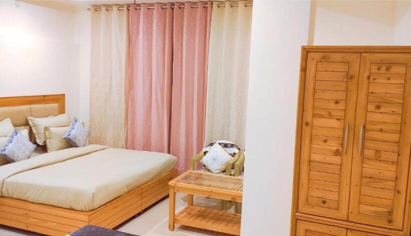 مبيت وإفطار Silk Route