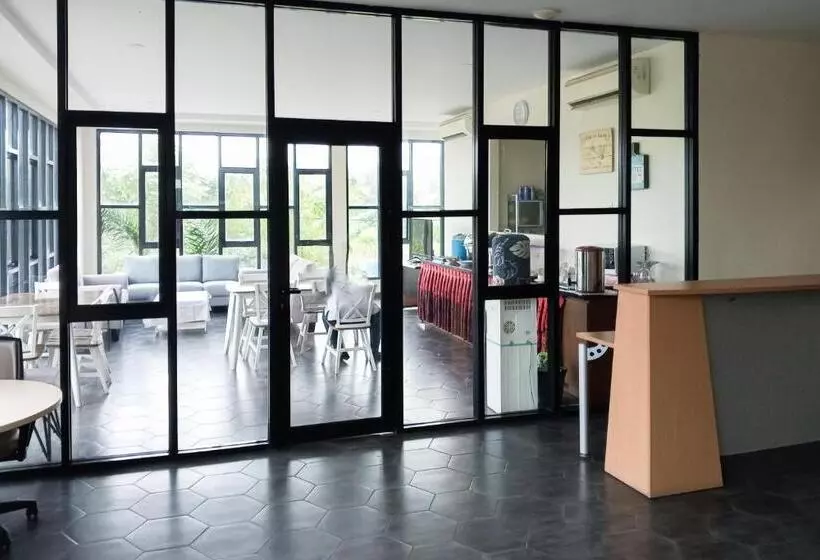 Deluma Hotel Syariah Redpartner