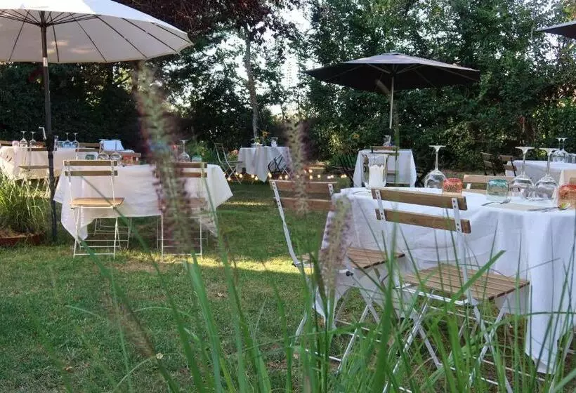 Hotelli Auberge Sainte Gemme