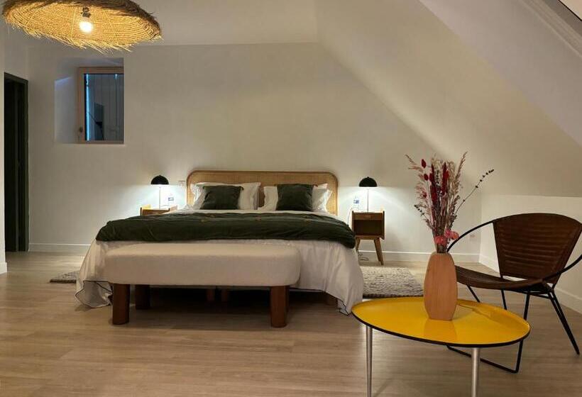 Отель Auberge Sainte Gemme