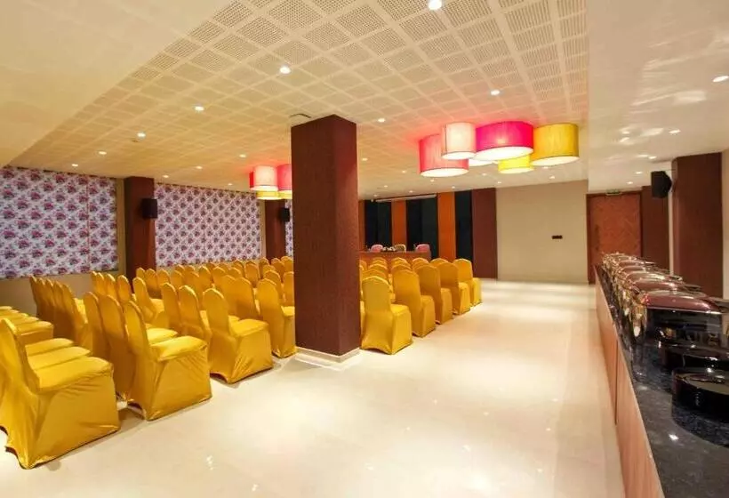 Hotelli Park Residency Ayarkunnam