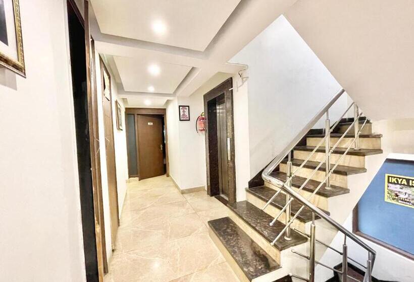 Отель Savoy Residency Inn ! Mussoorie होटल सवॉय रेजीडेंसी इन, হোটেল সাভয় রেসিডেন্সি ইন , Near Mall Road H