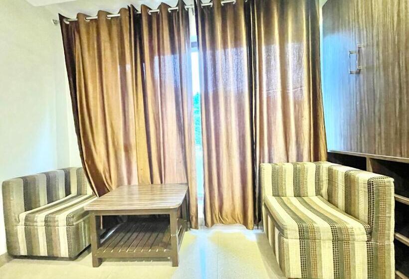 Отель Savoy Residency Inn ! Mussoorie होटल सवॉय रेजीडेंसी इन, হোটেল সাভয় রেসিডেন্সি ইন , Near Mall Road H