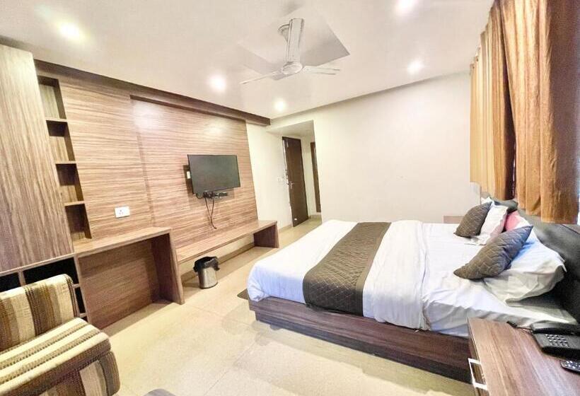 Отель Savoy Residency Inn ! Mussoorie होटल सवॉय रेजीडेंसी इन, হোটেল সাভয় রেসিডেন্সি ইন , Near Mall Road H