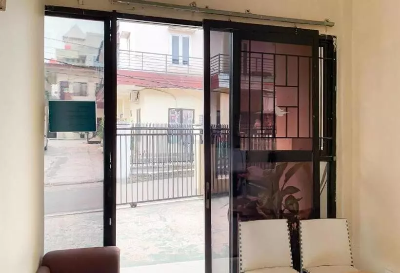 Hotelli Sr Residence Near Mall Ciputra Cibubur Mitra Reddoorz