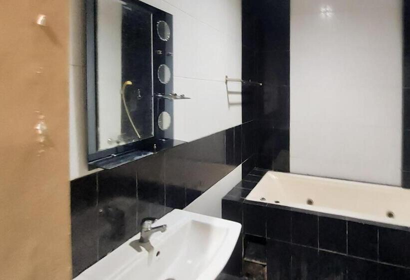 Otel Sr Residence Near Mall Ciputra Cibubur Mitra Reddoorz