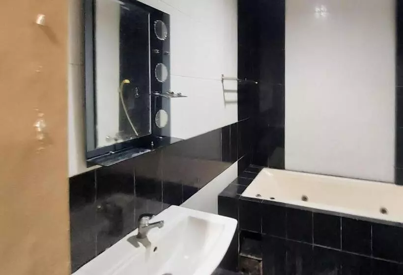 Hotelli Sr Residence Near Mall Ciputra Cibubur Mitra Reddoorz