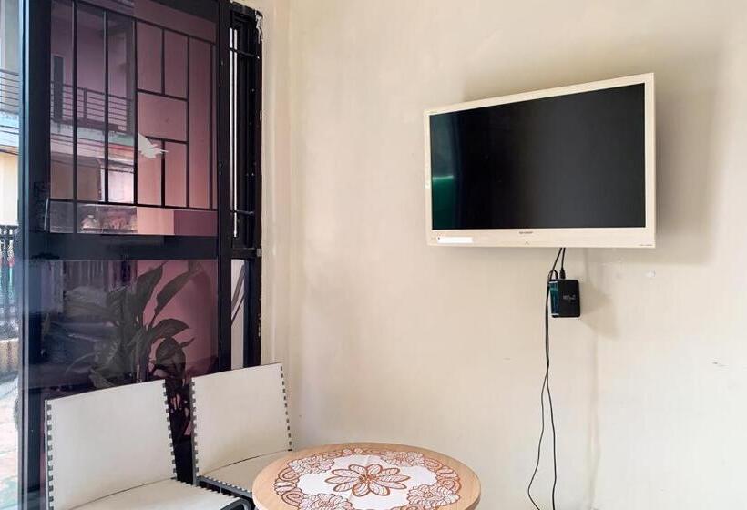 Otel Sr Residence Near Mall Ciputra Cibubur Mitra Reddoorz