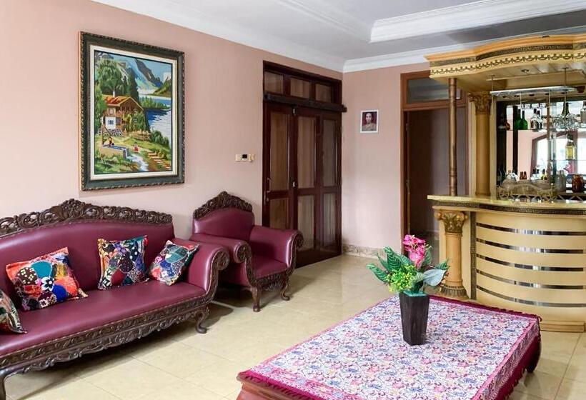 Otel Sr Residence Near Mall Ciputra Cibubur Mitra Reddoorz